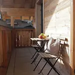 Appartementhaus Sky Homestay szállás